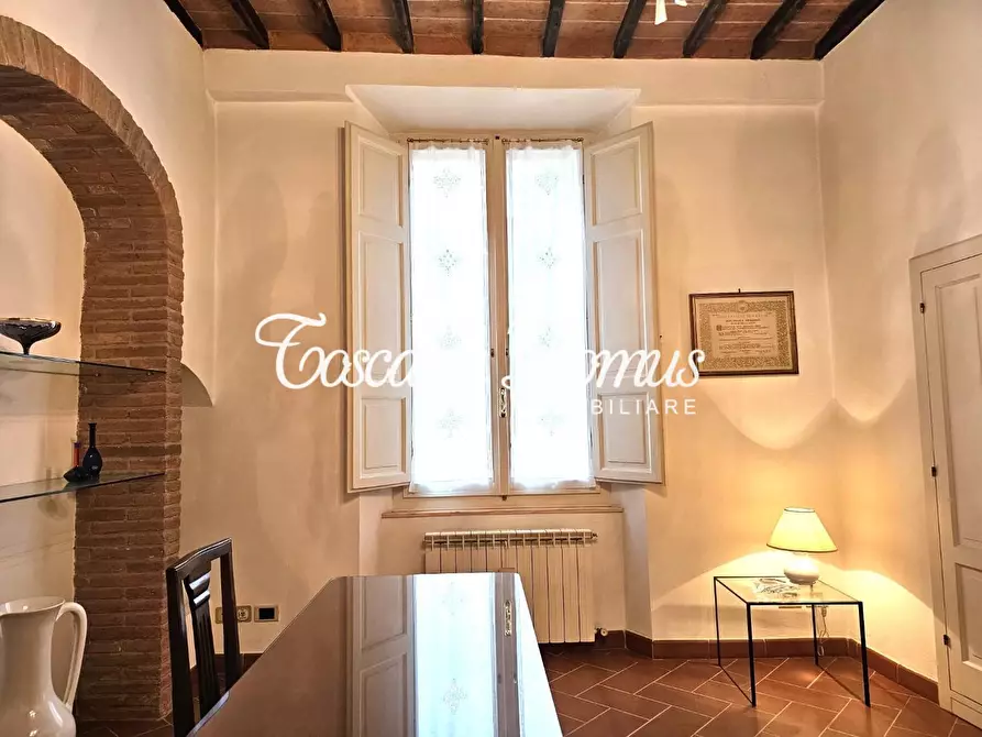 Immagine 4 di Appartamento in vendita  a Siena