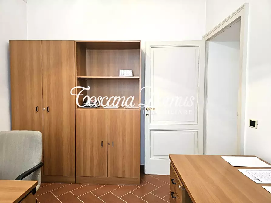 Immagine 57 di Appartamento in vendita  a Siena