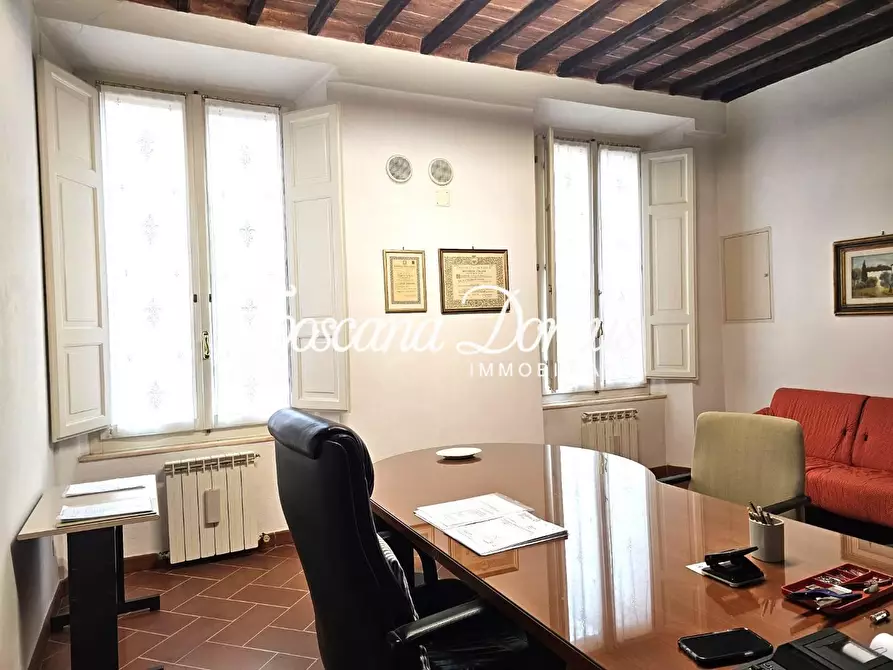 Immagine 41 di Appartamento in vendita  a Siena