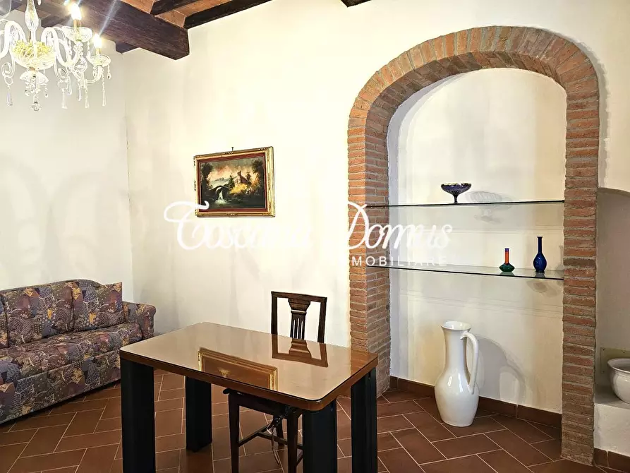 Immagine 10 di Appartamento in vendita  a Siena