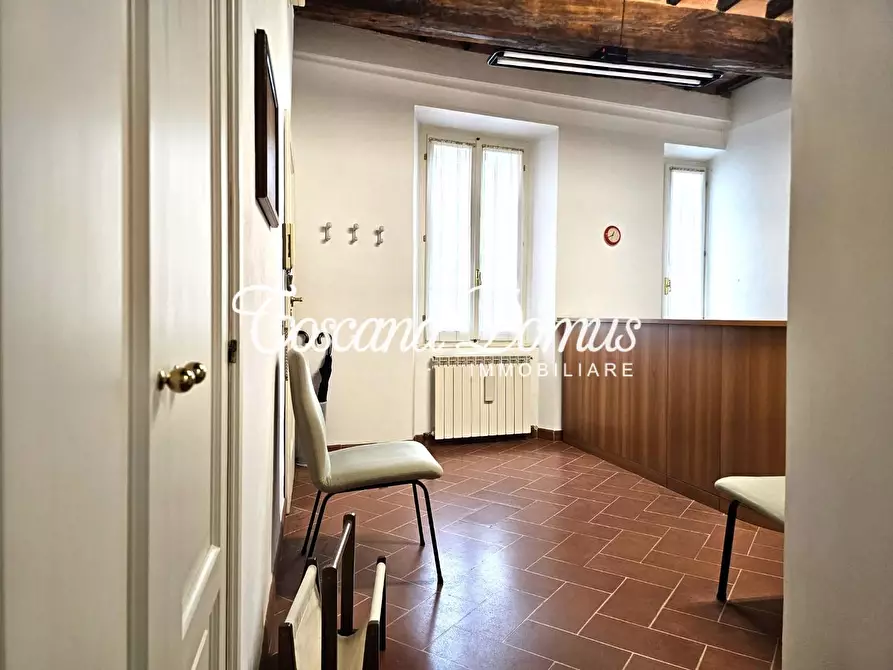 Immagine 26 di Appartamento in vendita  a Siena