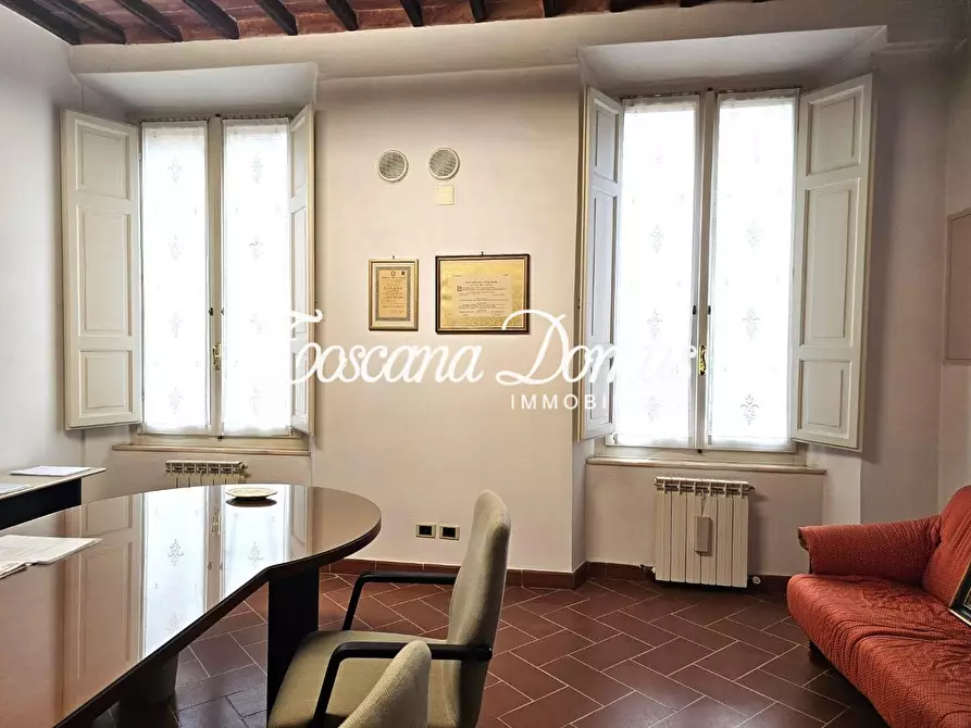 Immagine 45 di Appartamento in vendita  a Siena