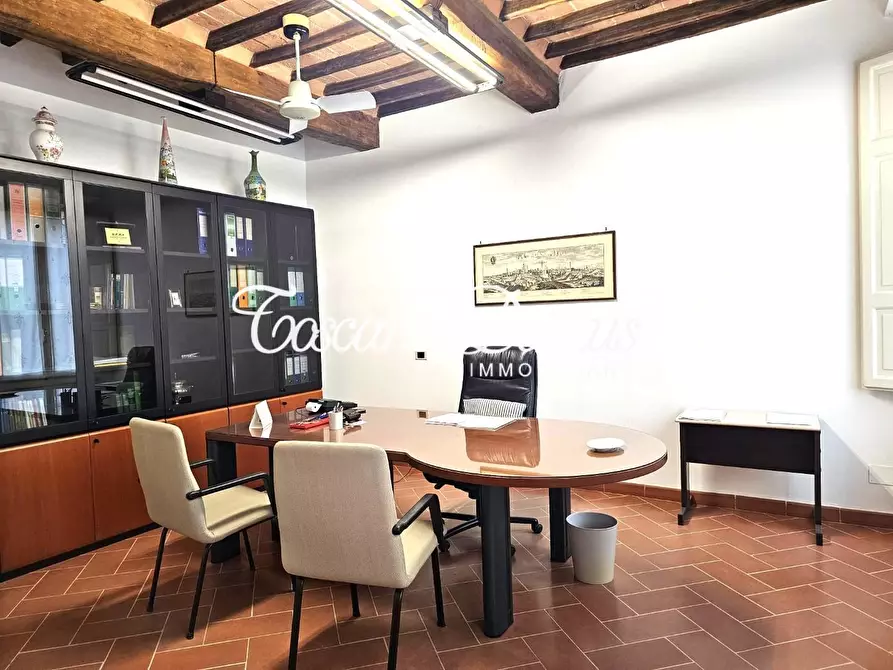 Immagine 50 di Appartamento in vendita  a Siena