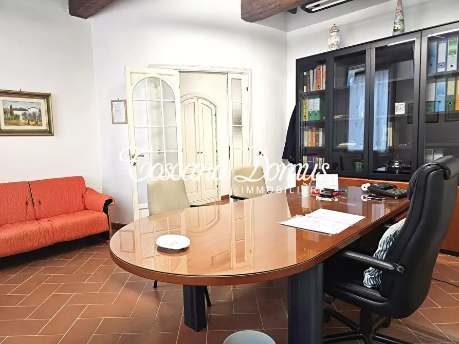 Immagine 47 di Appartamento in vendita  a Siena