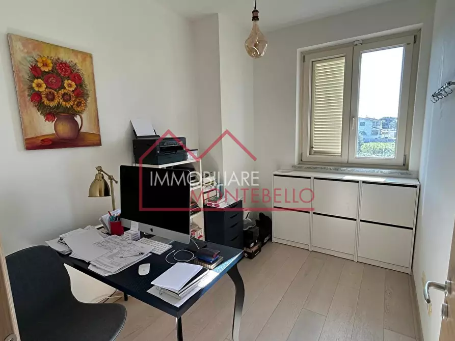 Immagine 20 di Casa trifamiliare in vendita  a Camaiore