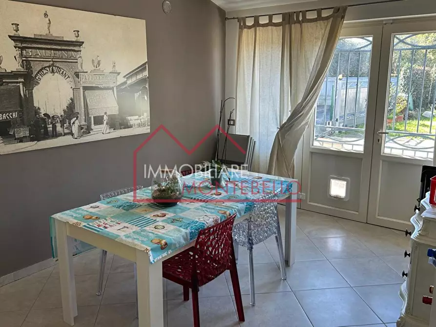 Immagine 13 di Casa trifamiliare in vendita  a Camaiore