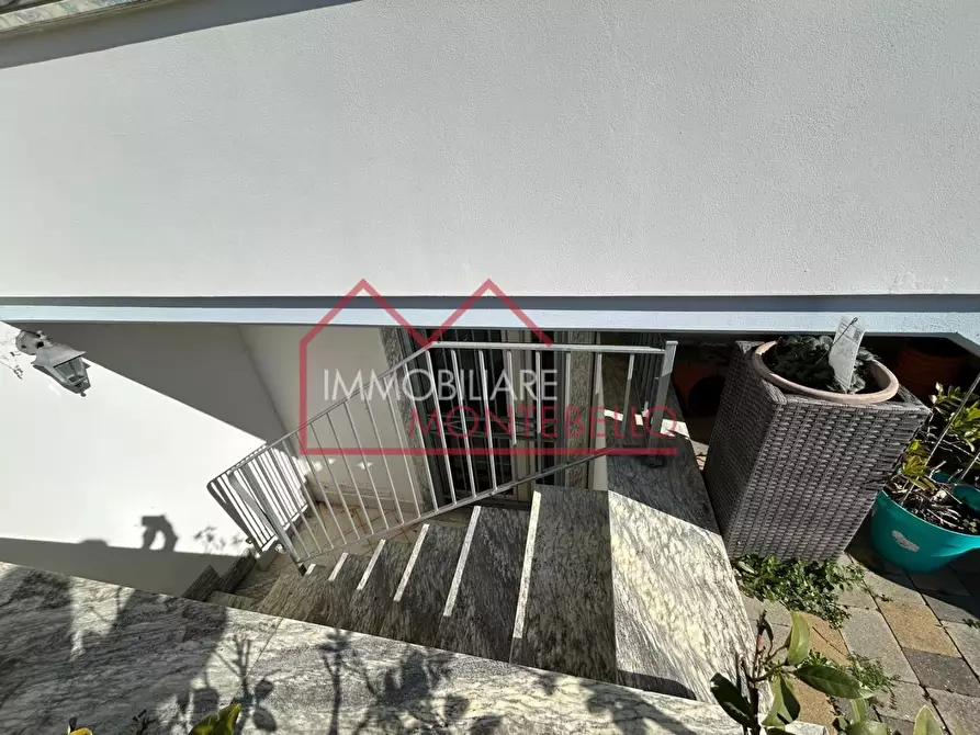 Immagine 19 di Casa trifamiliare in vendita  a Camaiore