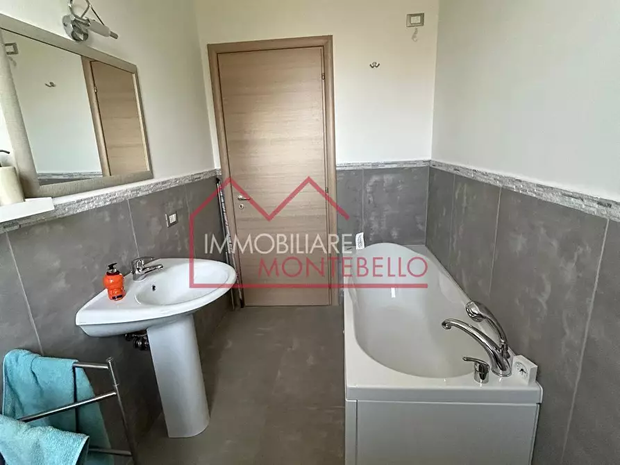 Immagine 24 di Casa trifamiliare in vendita  a Camaiore