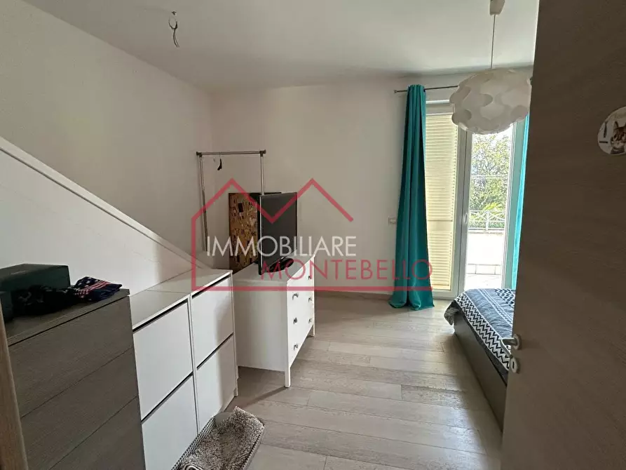 Immagine 15 di Casa trifamiliare in vendita  a Camaiore