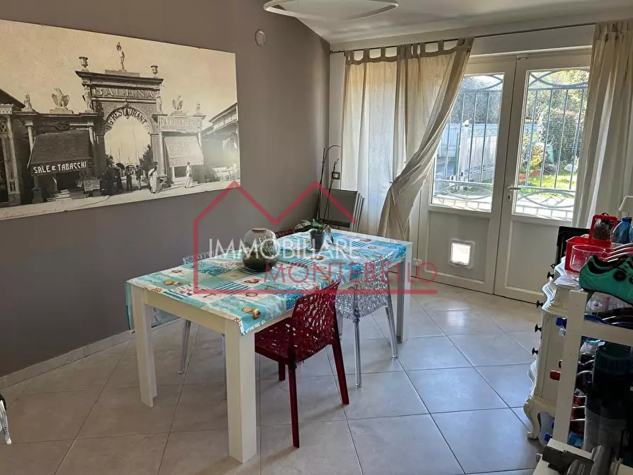 Immagine 7 di Casa trifamiliare in vendita  a Camaiore