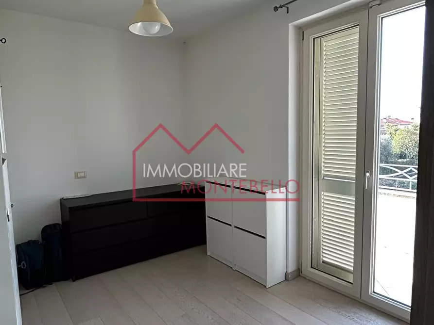 Immagine 12 di Casa trifamiliare in vendita  a Camaiore