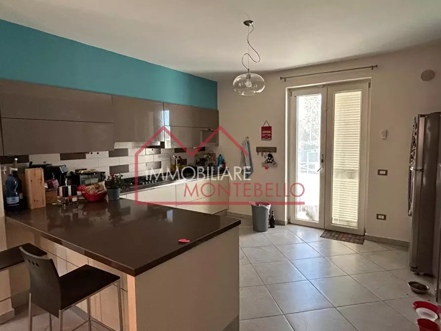 Immagine 5 di Casa trifamiliare in vendita  a Camaiore