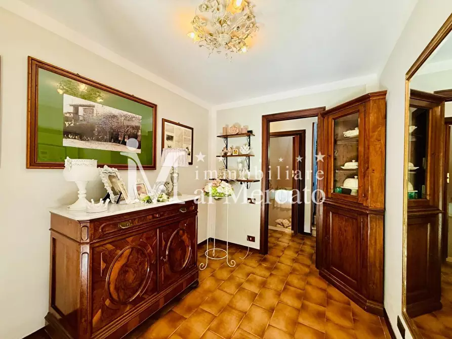 Immagine 47 di Porzione di casa in vendita  a Viareggio