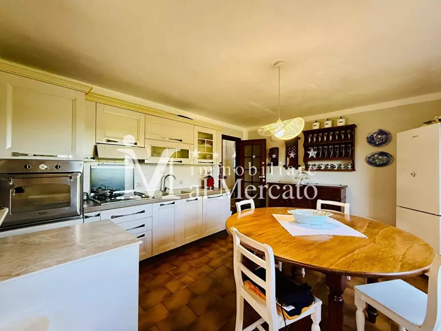 Immagine 15 di Porzione di casa in vendita  a Viareggio