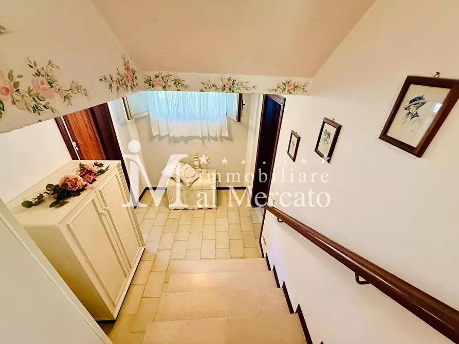 Immagine 43 di Porzione di casa in vendita  a Viareggio