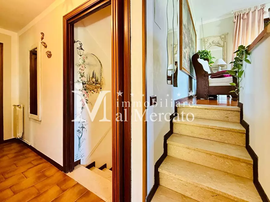 Immagine 30 di Porzione di casa in vendita  a Viareggio