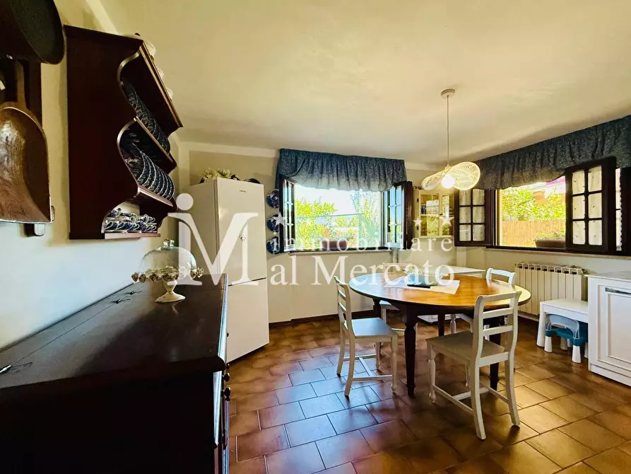 Immagine 18 di Porzione di casa in vendita  a Viareggio