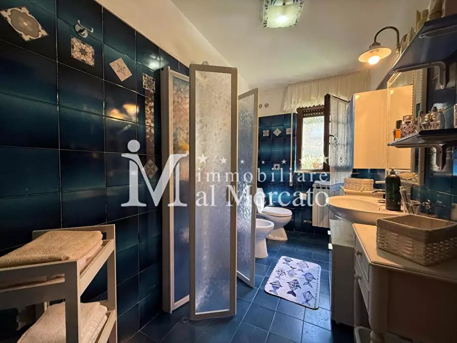 Immagine 45 di Casa indipendente in vendita  a Viareggio