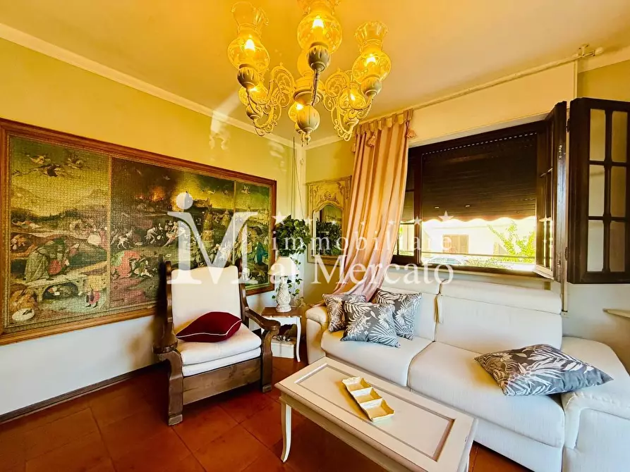 Immagine 27 di Casa indipendente in vendita  a Viareggio