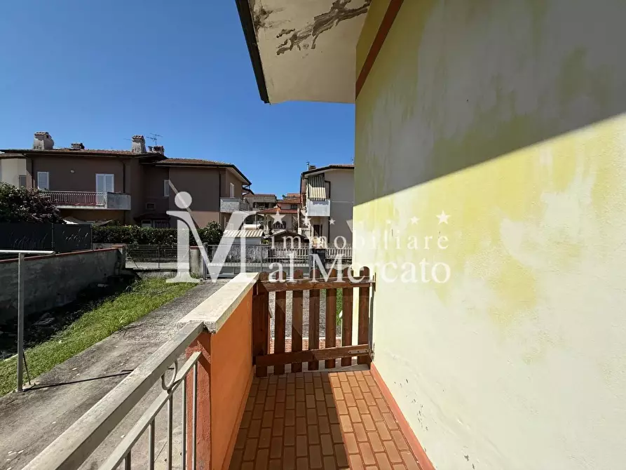 Immagine 76 di Casa indipendente in vendita  a Viareggio