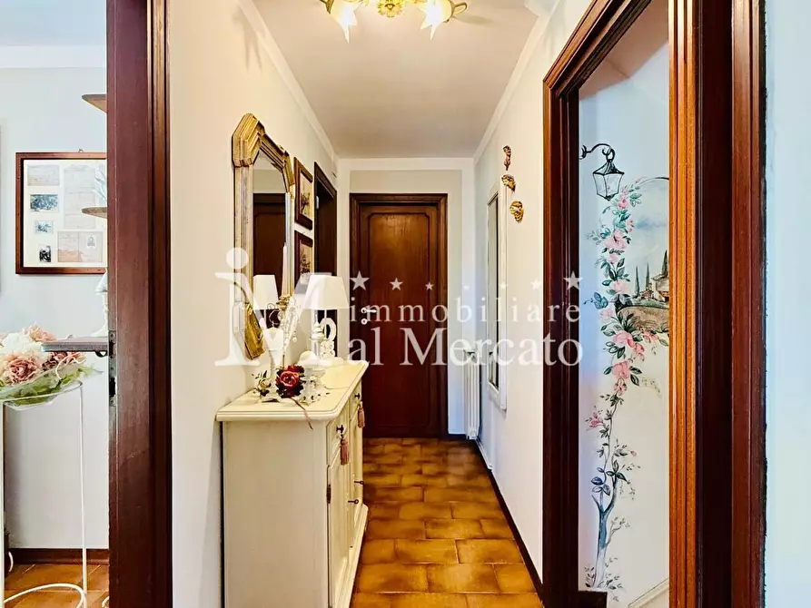 Immagine 24 di Casa indipendente in vendita  a Viareggio