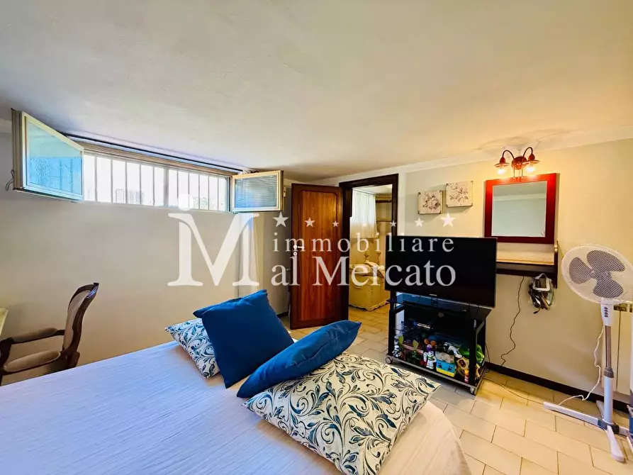 Immagine 57 di Casa indipendente in vendita  a Viareggio