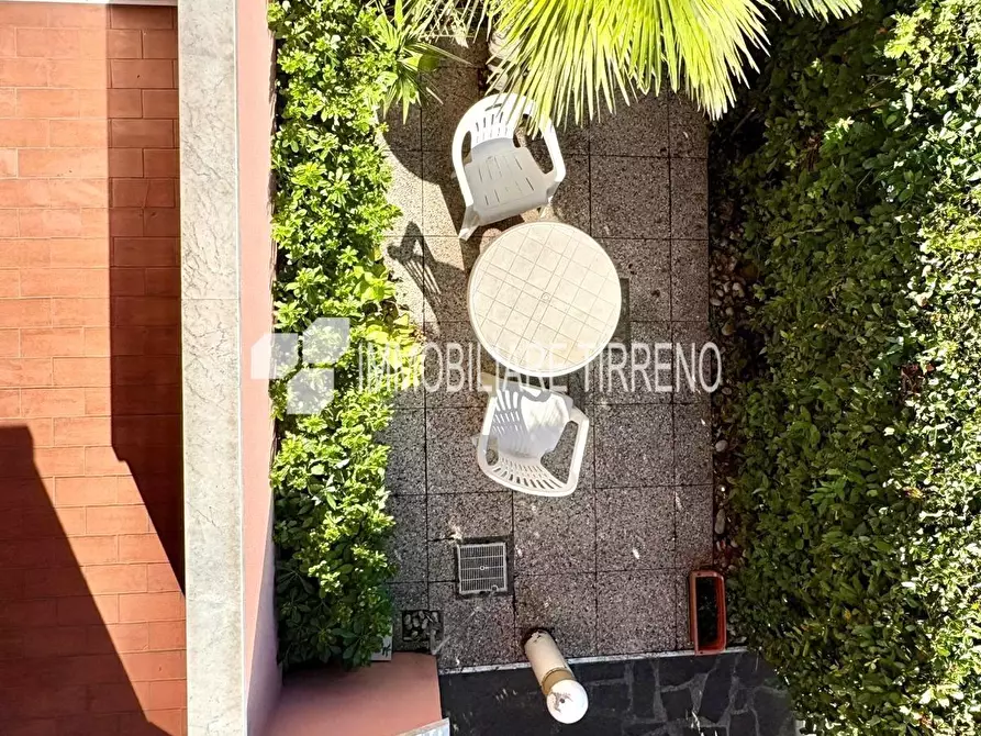 Immagine 15 di Villetta a schiera in vendita  a Massa