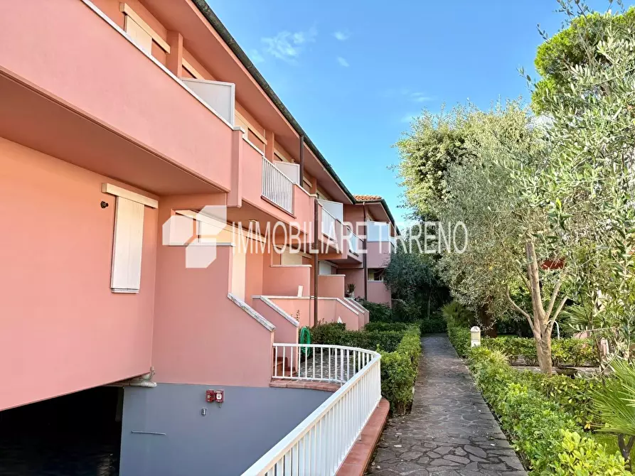 Immagine 18 di Villetta a schiera in vendita  a Massa