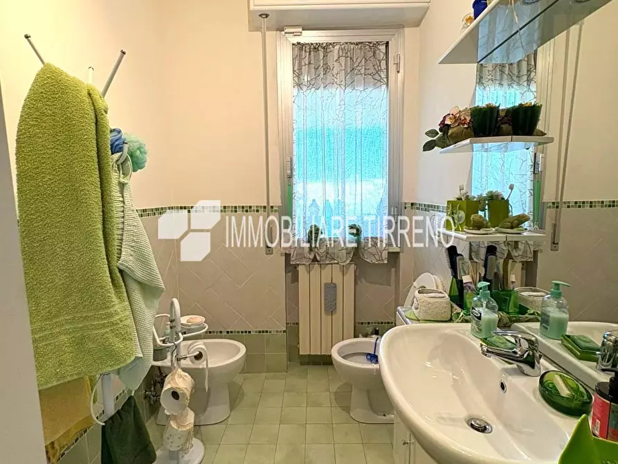 Immagine 16 di Appartamento in vendita  a Massa