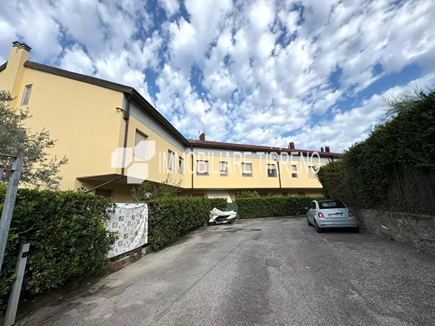 Immagine 22 di Appartamento in vendita  a Massa