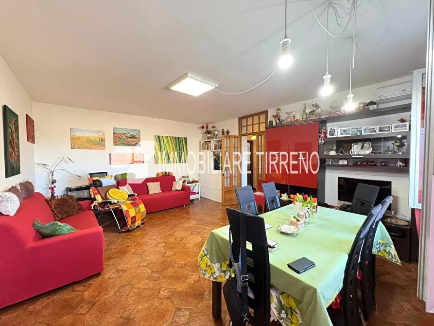 Immagine 4 di Appartamento in vendita  a Massa