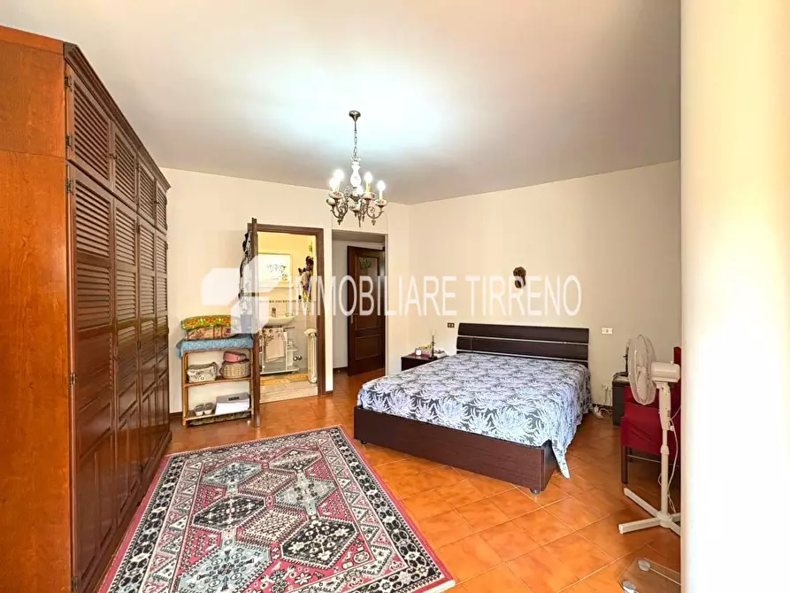 Immagine 11 di Appartamento in vendita  a Massa