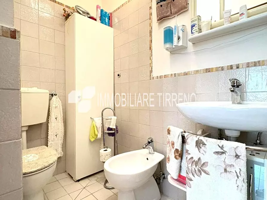 Immagine 17 di Appartamento in vendita  a Massa