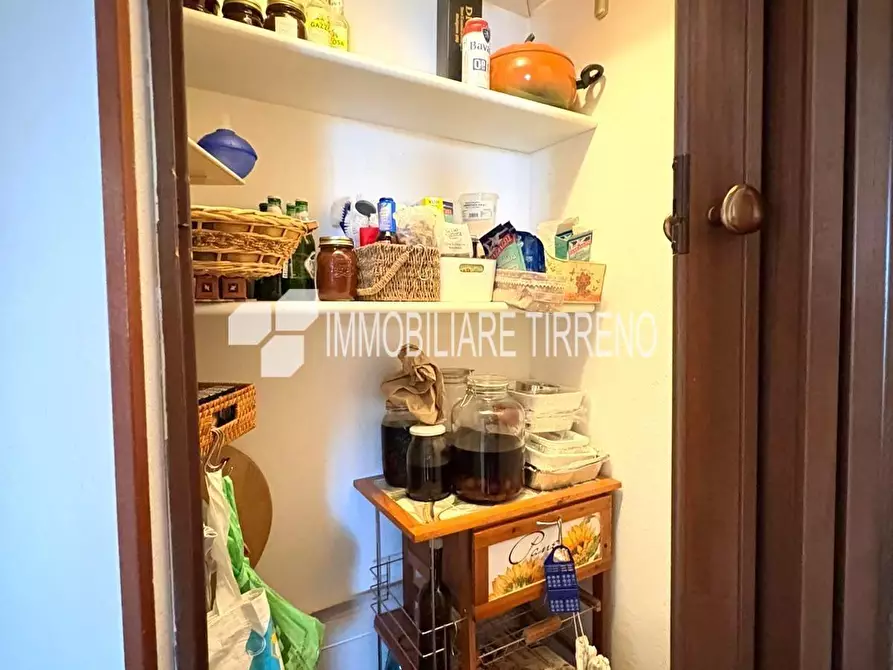 Immagine 9 di Appartamento in vendita  a Massa