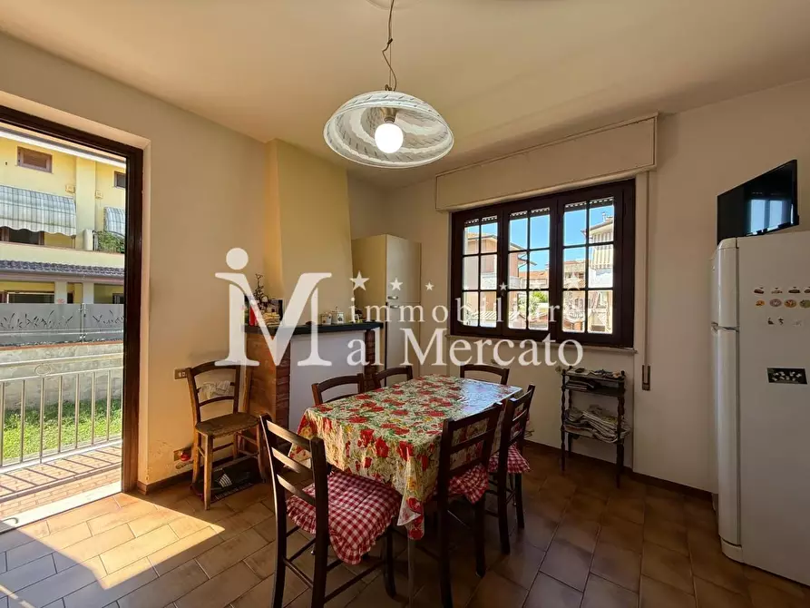 Immagine 20 di Porzione di casa in vendita  a Viareggio