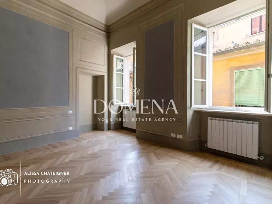 Immagine 19 di Appartamento in vendita  a Siena