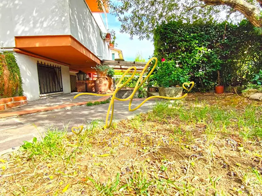 Immagine 20 di Appartamento in vendita  a Rosignano Marittimo