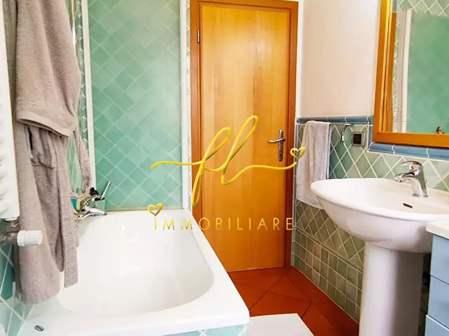 Immagine 13 di Appartamento in vendita  a Rosignano Marittimo