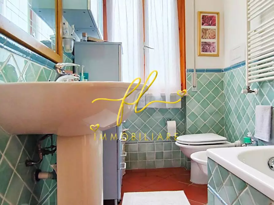 Immagine 12 di Appartamento in vendita  a Rosignano Marittimo