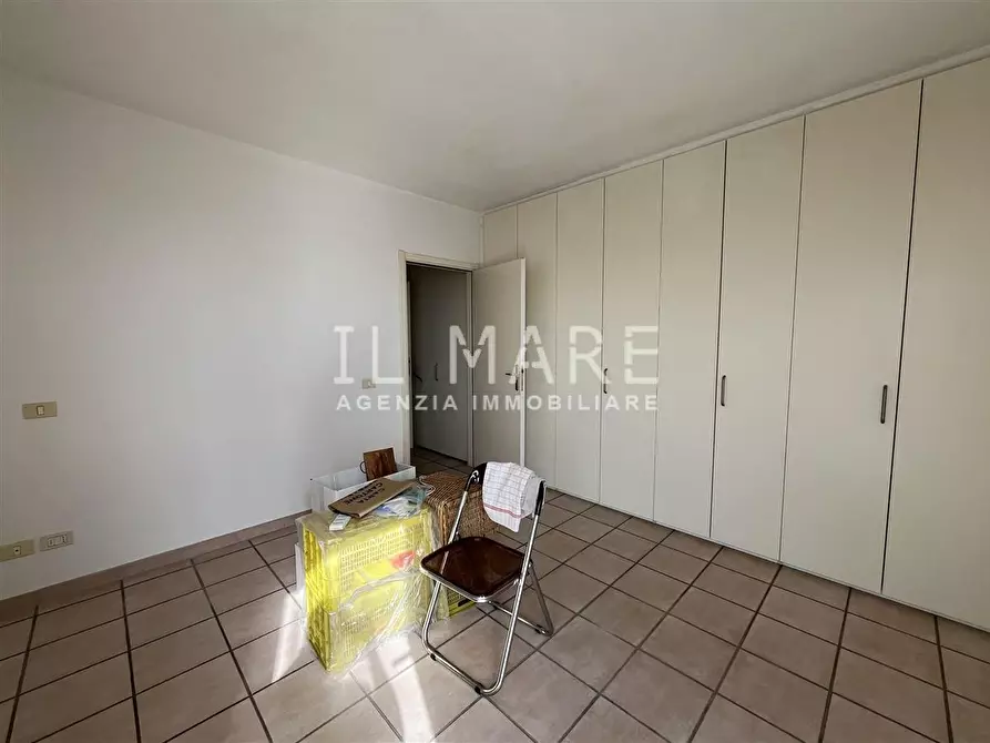 Immagine 11 di Appartamento in vendita  a Massa