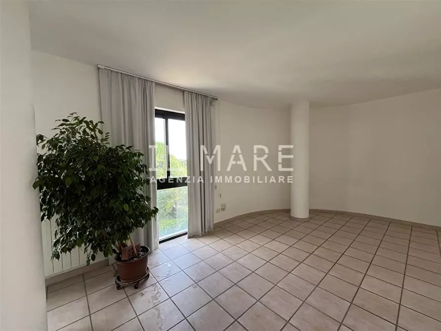 Immagine 3 di Appartamento in vendita  a Massa