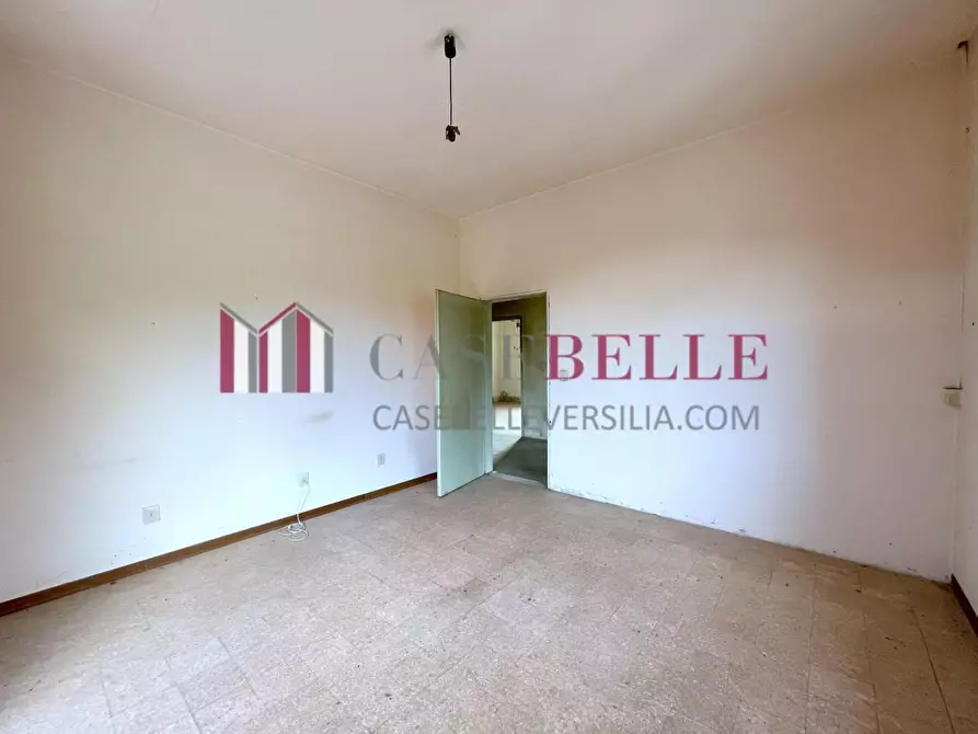Immagine 3 di Appartamento in vendita  a Camaiore