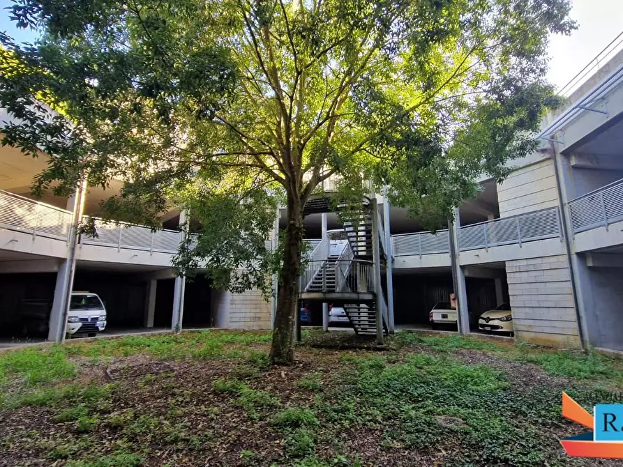 Immagine 6 di Garage in vendita  a Colle Di Val D'elsa