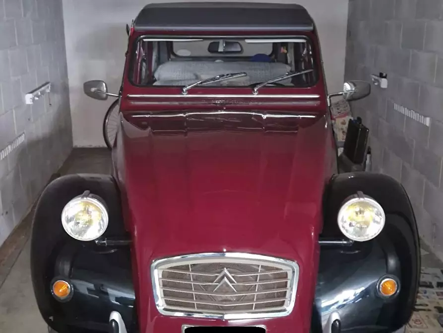 Immagine 4 di Garage in vendita  a Colle Di Val D'elsa