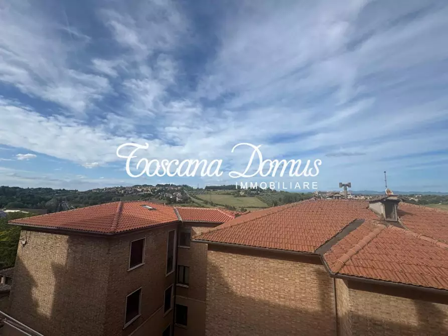 Immagine 10 di Appartamento in vendita  a Siena