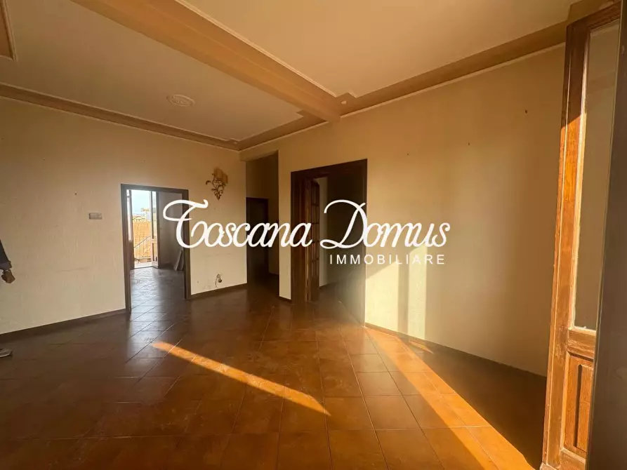 Immagine 2 di Appartamento in vendita  a Siena