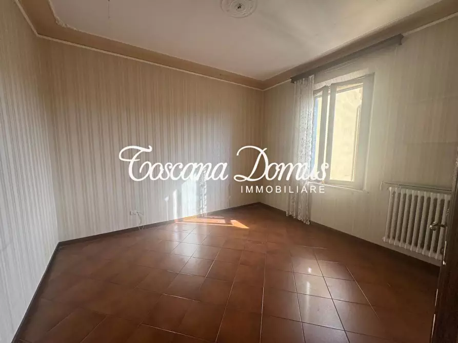 Immagine 11 di Appartamento in vendita  a Siena