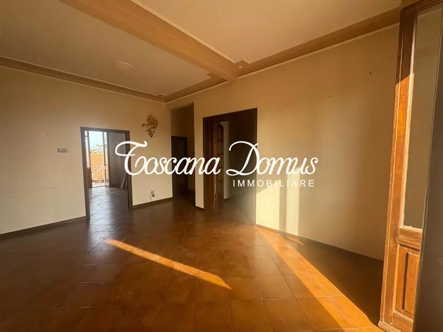 Immagine 1 di Appartamento in vendita  a Siena