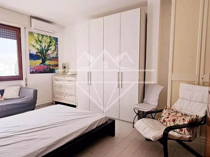 Immagine 11 di Mansarda in affitto  a Carrara