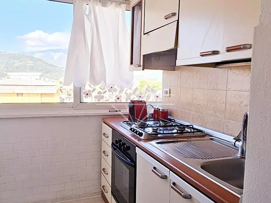 Immagine 7 di Mansarda in affitto  a Carrara